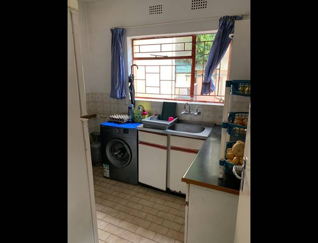2 BEDROOM TOWNHOUSE FOR SALE IN WINDSOR EAST